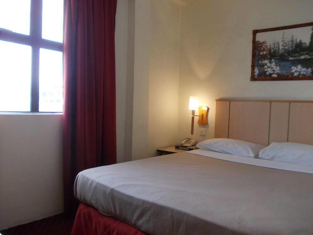 Hotel Sri Sutra - Sungai Buloh Petaling Jaya Ngoại thất bức ảnh
